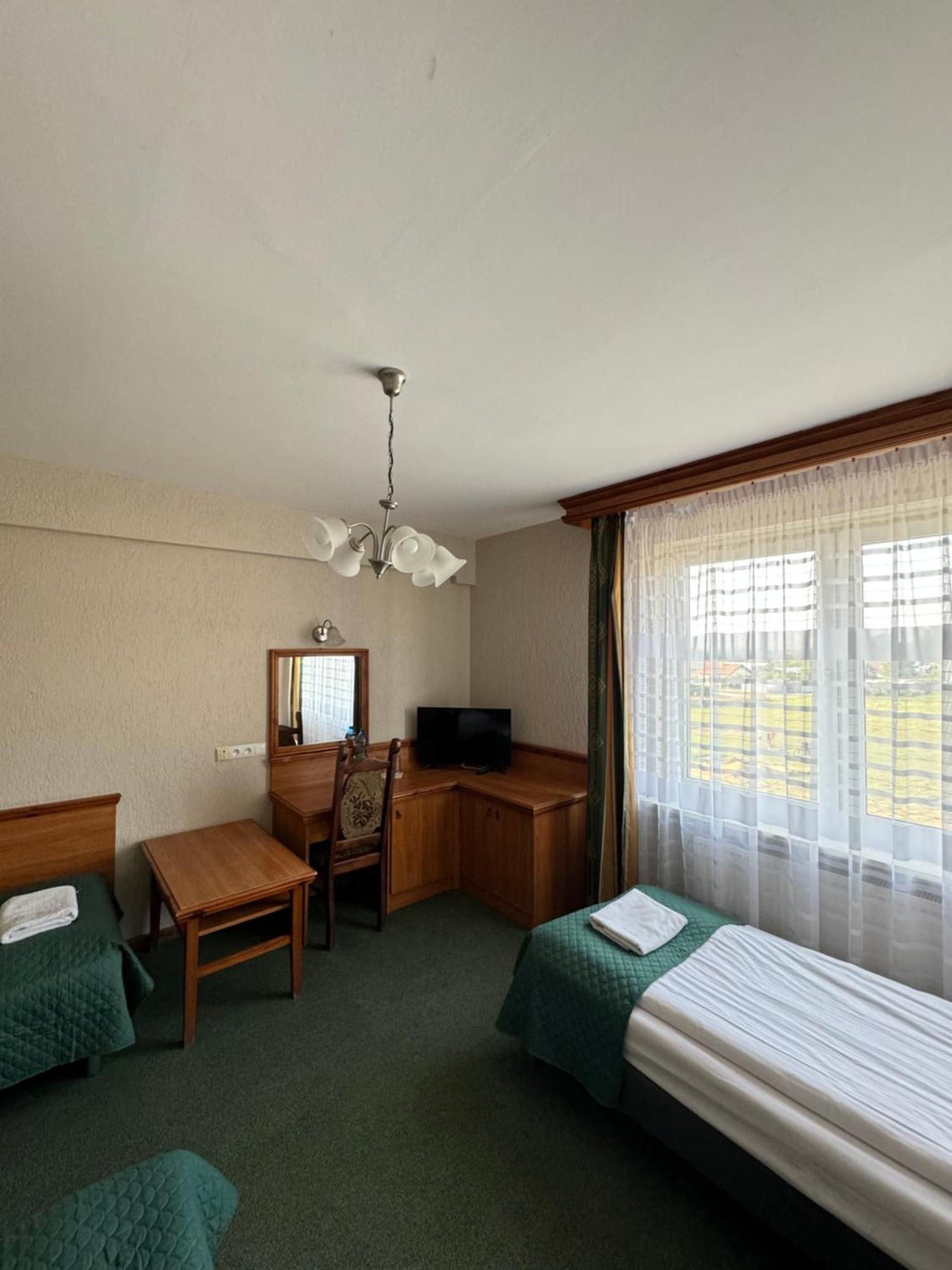 Hotel Victoria Łubowo Eksteriør billede
